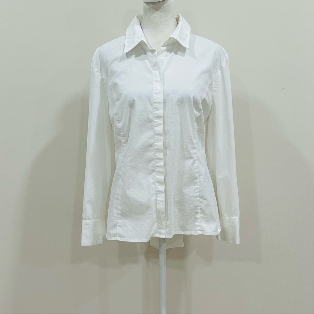 Chicos Cut Out Back Button Up Shirt Size 2P Large White Long Sleeve High Low Top